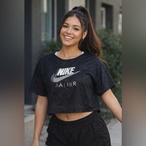 Nike Women's Black Graphic Crop Top